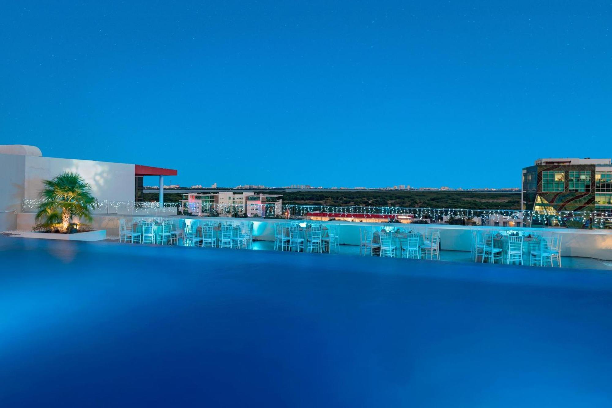 Four Points By Sheraton Cancun Centro Exterior photo