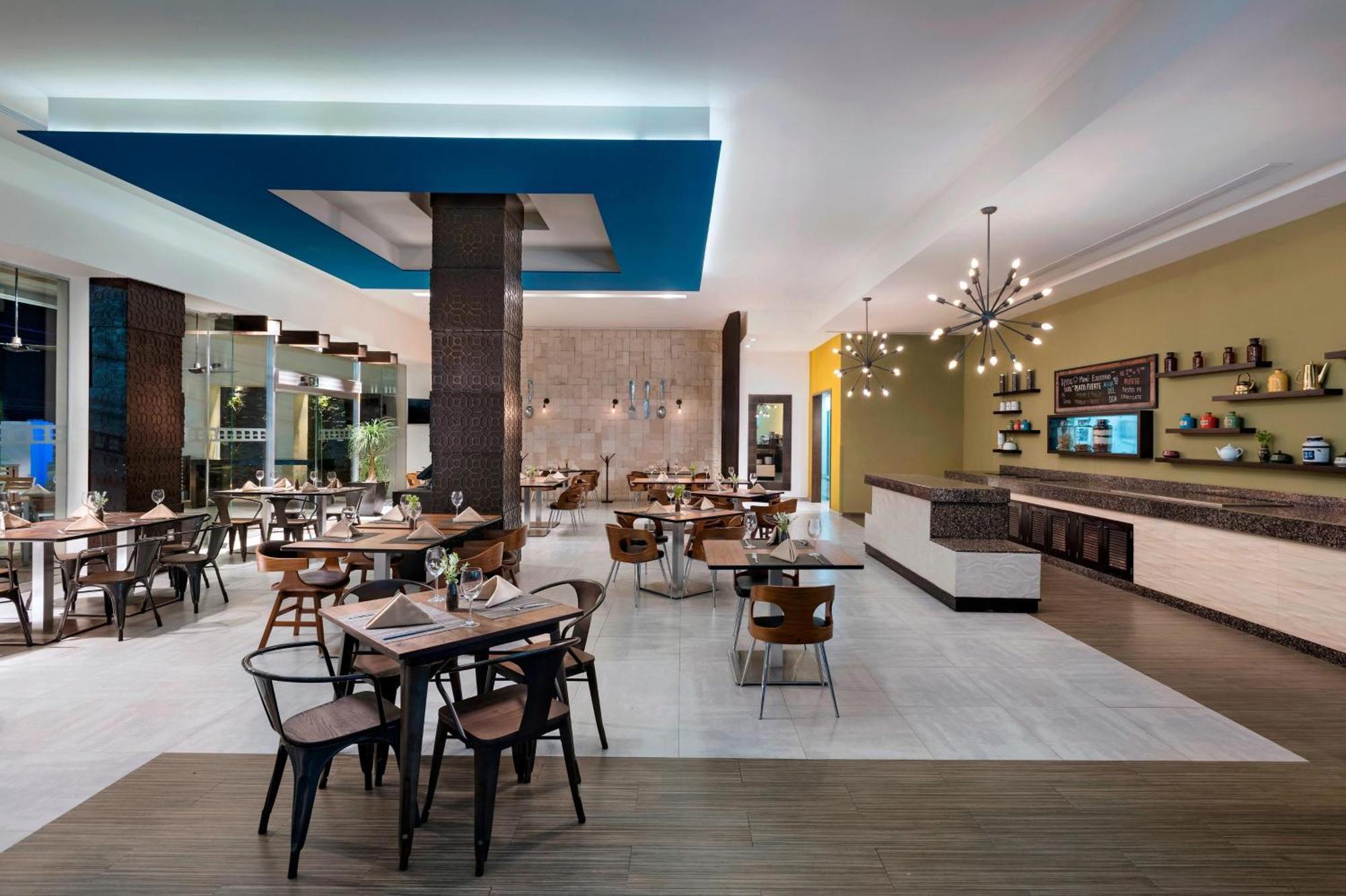 Four Points By Sheraton Cancun Centro Exterior photo