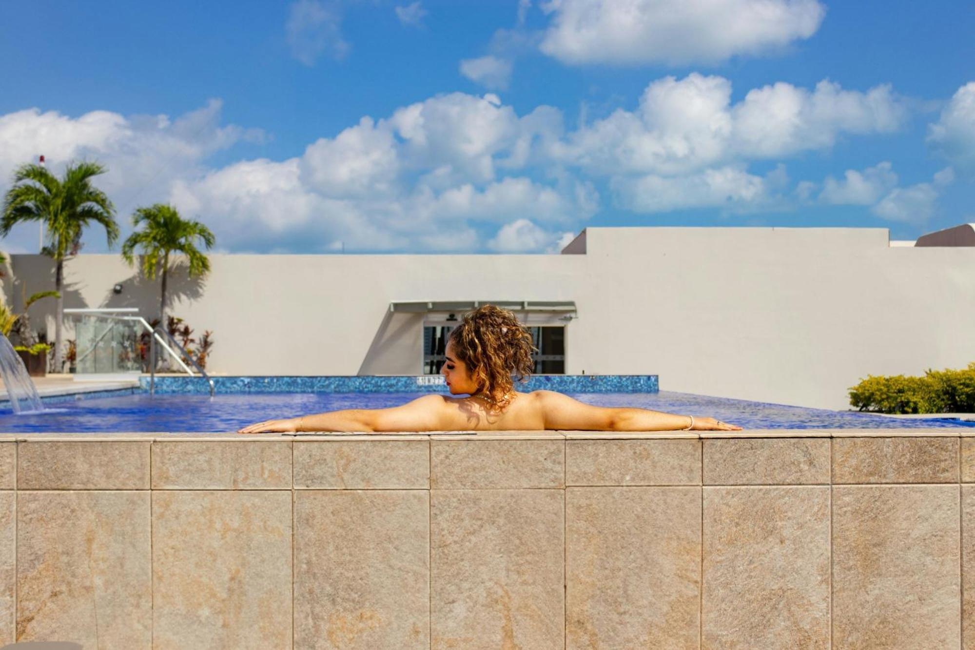 Four Points By Sheraton Cancun Centro Exterior photo